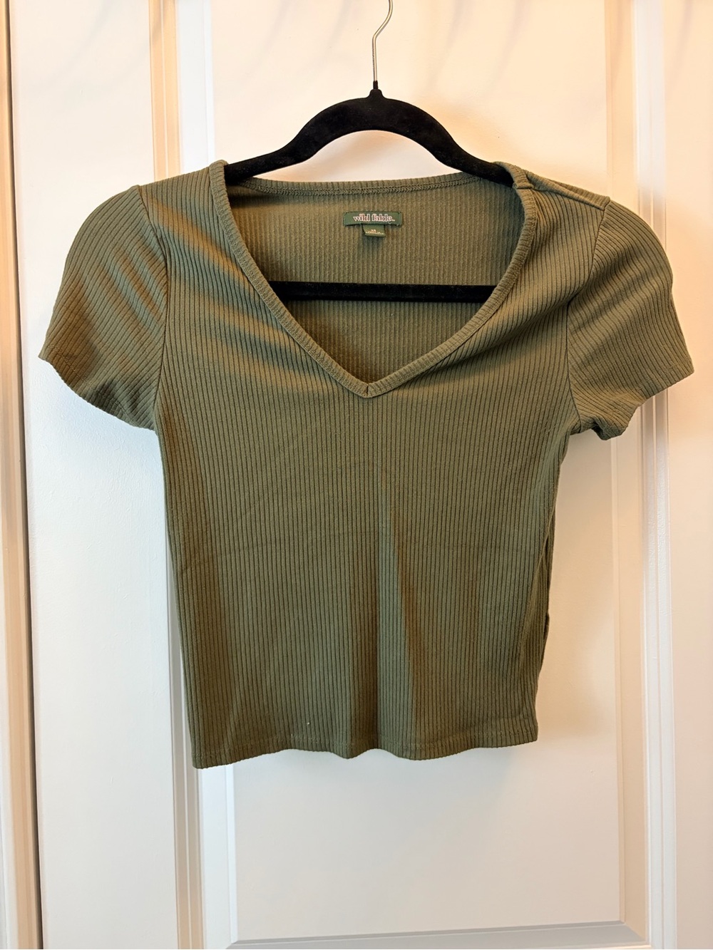 Wild Fable Ribbed Olive Knit V-neck Women’s Size XS